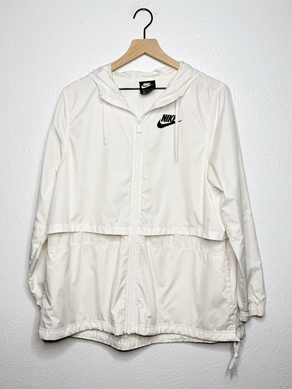 Nike White Women's White Essential Repel Woven Jacket Size L